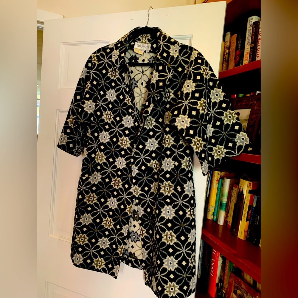 Worth light evening or day long jacket . Size L but fits closer to medium.